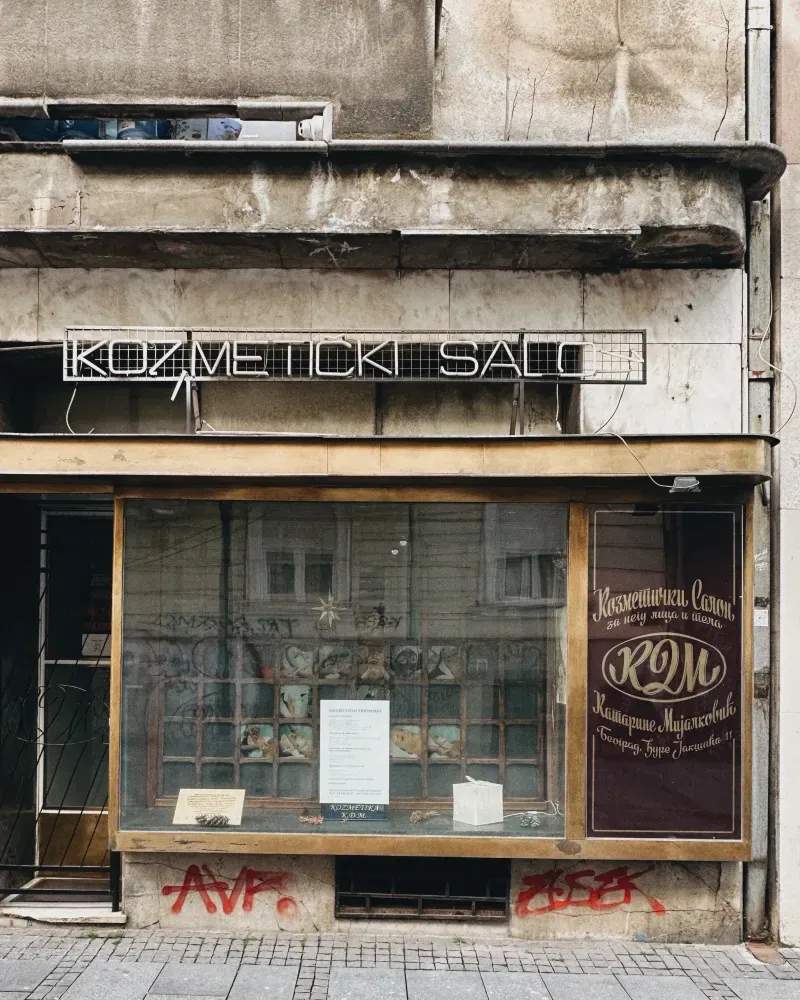 Maniküre und Pediküre